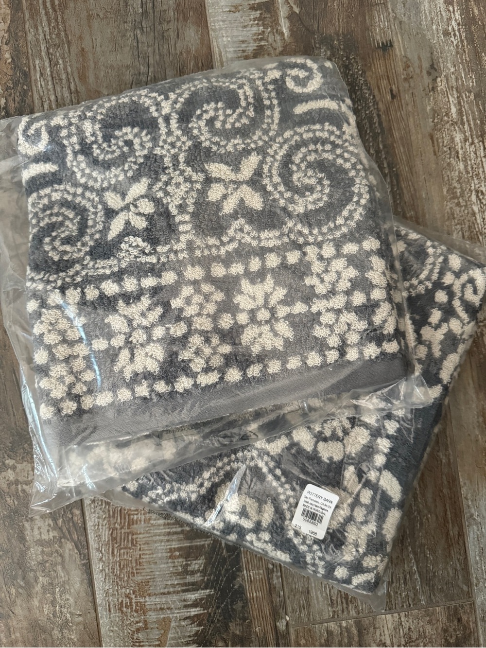 Set of 2 Pottery Barn Gray and Cream Floral Jacquard Towel